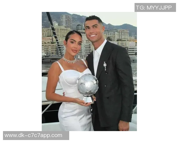 2025年美国十大足球明星最新排名榜单出炉 谁是足坛新领军人物 2025年美国十大足球明星最新排名榜单出炉 谁是足坛新领军人物