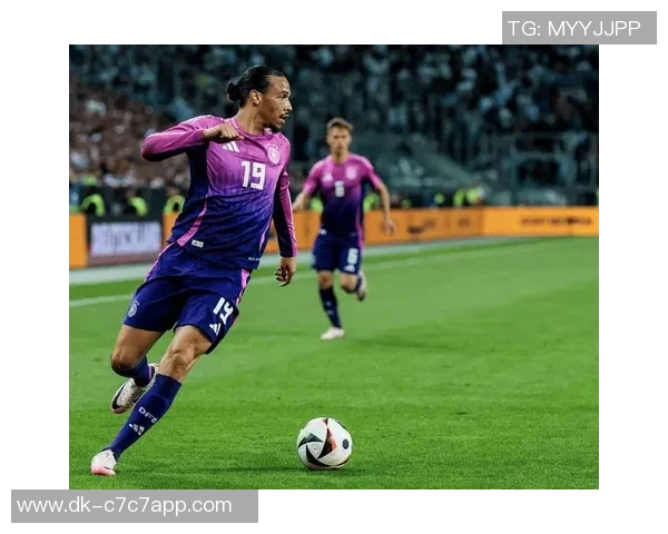 有个女儿的足球球星是谁 他在家庭与职业之间的平衡故事 有个女儿的足球球星是谁 他在家庭与职业之间的平衡故事