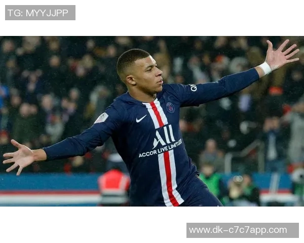 球星海报墙贴尽显足球天才魅力 以姆巴佩为中心引领未来竞技风潮 球星海报墙贴尽显足球天才魅力 以姆巴佩为中心引领未来竞技风潮