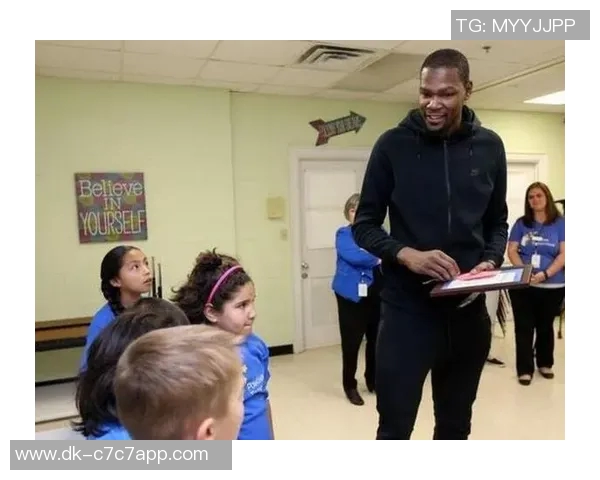 英国足球球星慷慨捐款金额揭秘 助力慈善事业引发广泛关注 英国足球球星慷慨捐款金额揭秘 助力慈善事业引发广泛关注